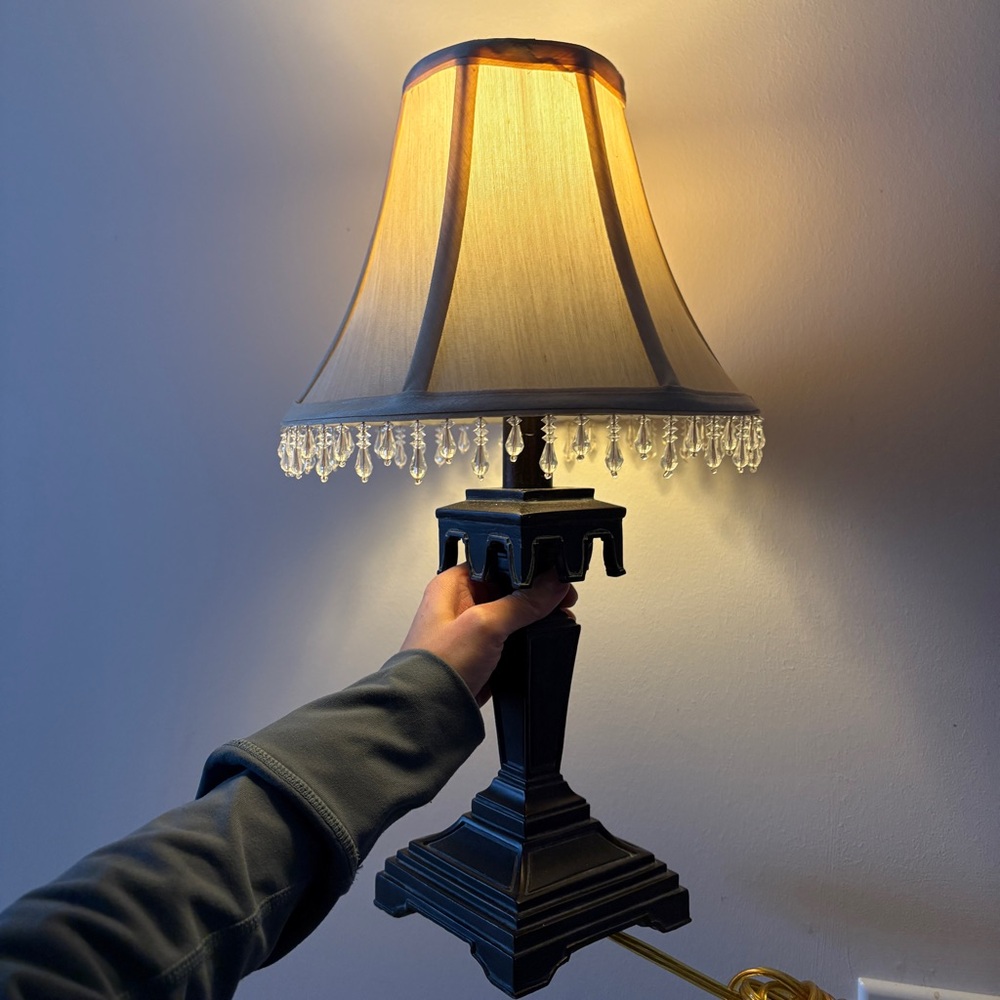 Tassel beaded lamp